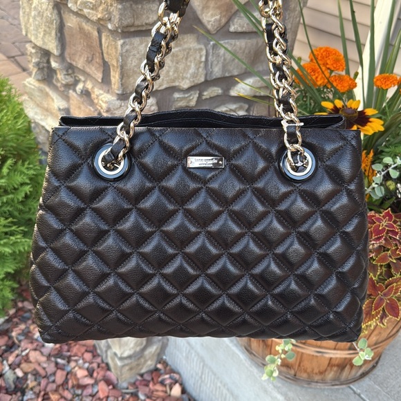 ♠️Kate Spade♠️ Black Quilted Shoulder Bag Gold-tone Strap; EUC Luxury Vibes! - Picture 1 of 14